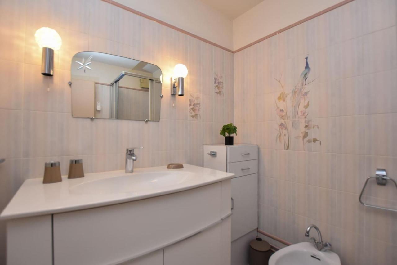 La Berge Apartment Сен-Жил-Кроа-дьо-Ви Екстериор снимка